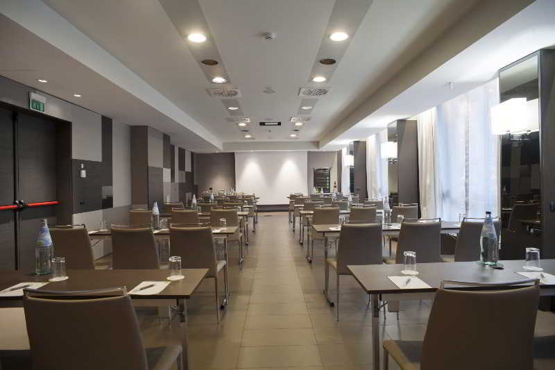 Nh Trento Hotel Luaran gambar